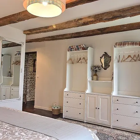 B&B Manoir Du Bourg Saint-Hélen